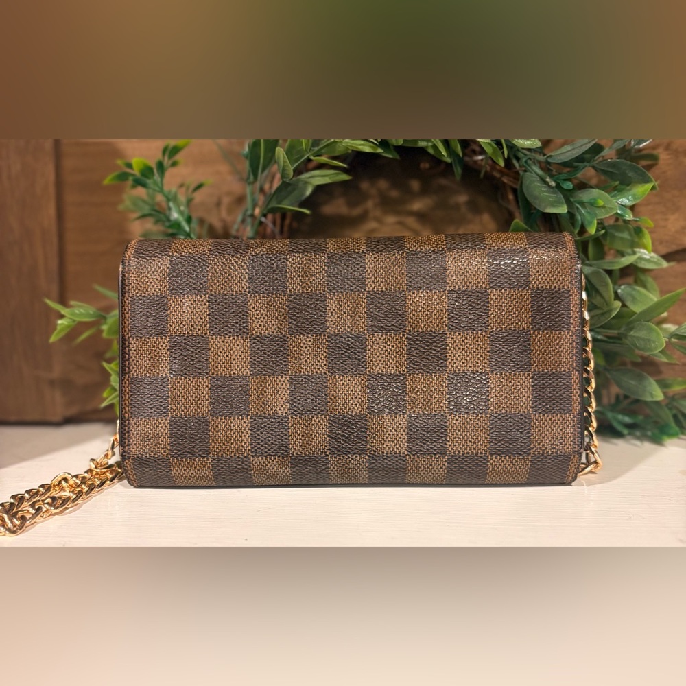 Authentic Vintage Louis Vuitton Damier Wallet - Picture 2 of 14
